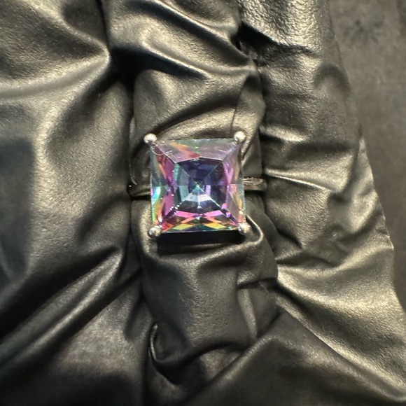SOLD!!!!!BRAND NEW MYSTIC TOPAZ RING - Picture 3 of 10